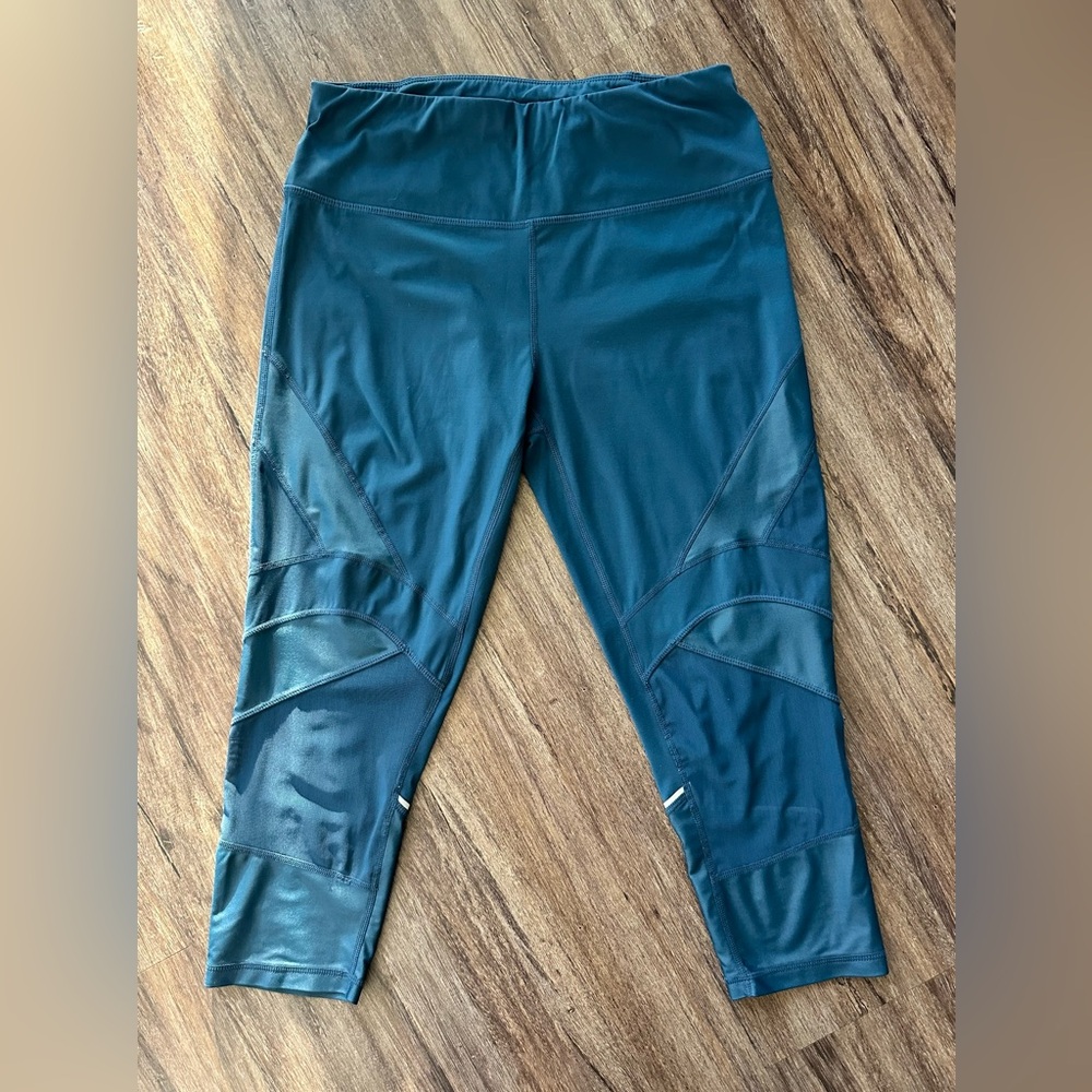 Sweaty Betty The Power Wet-Look 7/8 Leggings in Teal. Size M